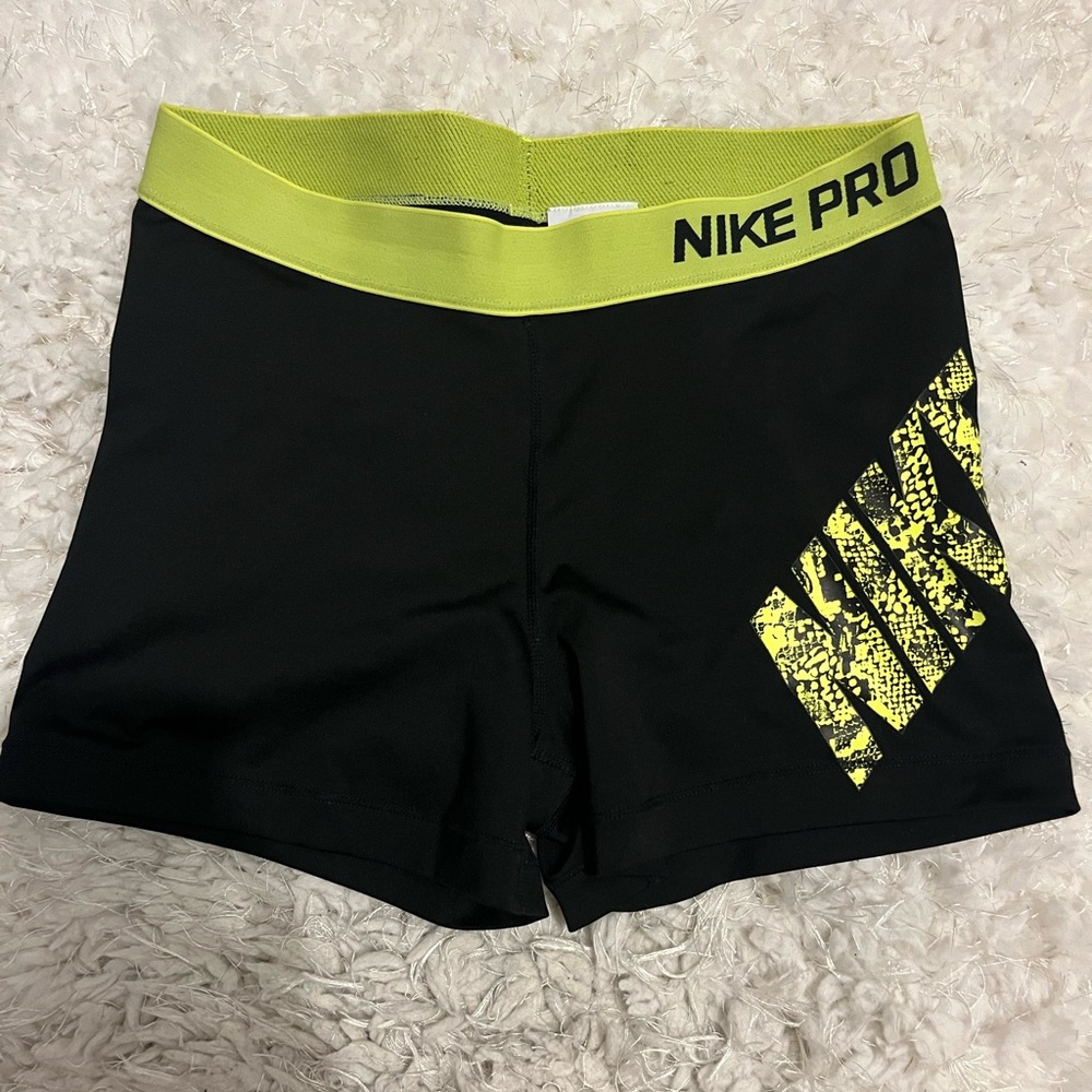 Nike pro shorts large